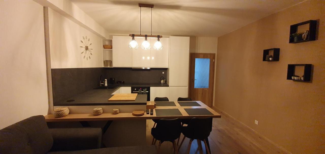 Apartman Nerudovka D 104, Finska Sauna, Garazove Stani Loučná pod Klínovcem Exterior foto