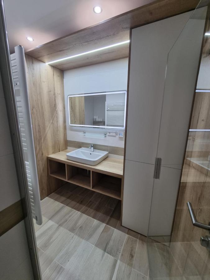 Apartman Nerudovka D 104, Finska Sauna, Garazove Stani Loučná pod Klínovcem Exterior foto
